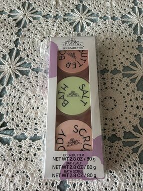 Studio selection Women Bath & Body Skin Care Trio - Pink & Green nib